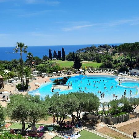 Huuummm C'Est La ! Beau T2 Cap Esterel Village Avec Clim ! Saint-Raphael  Exterior photo